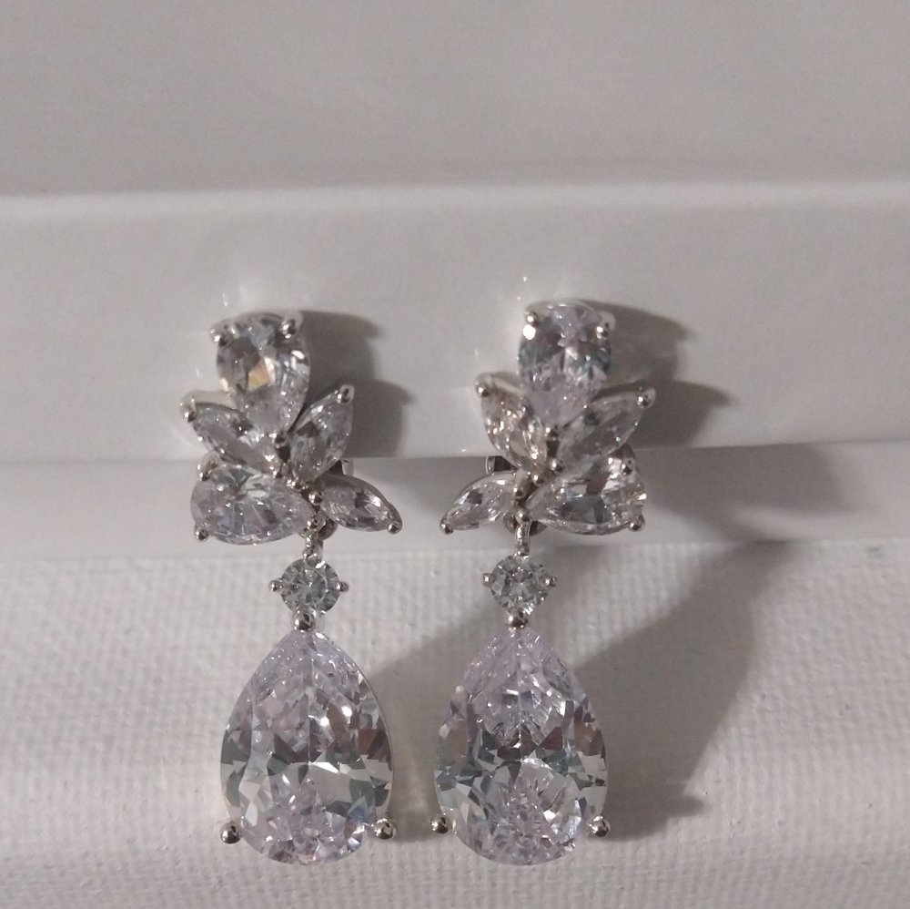 Leaf/floral Earrings